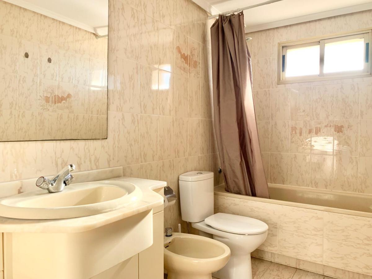 Apartamentos Centro Салоу Экстерьер фото