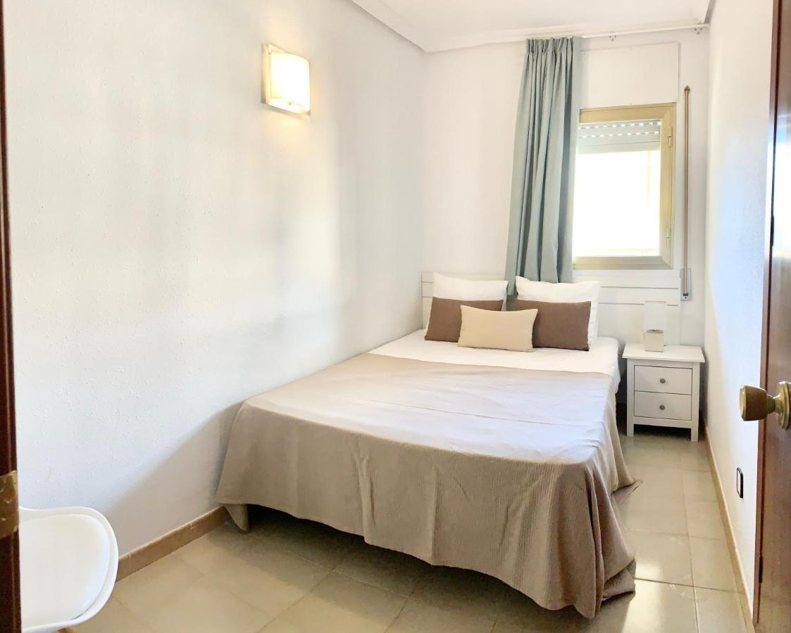 Apartamentos Centro Салоу Экстерьер фото