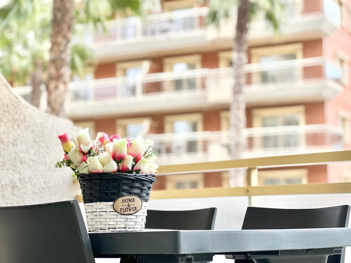 Apartamentos Centro Салоу Экстерьер фото