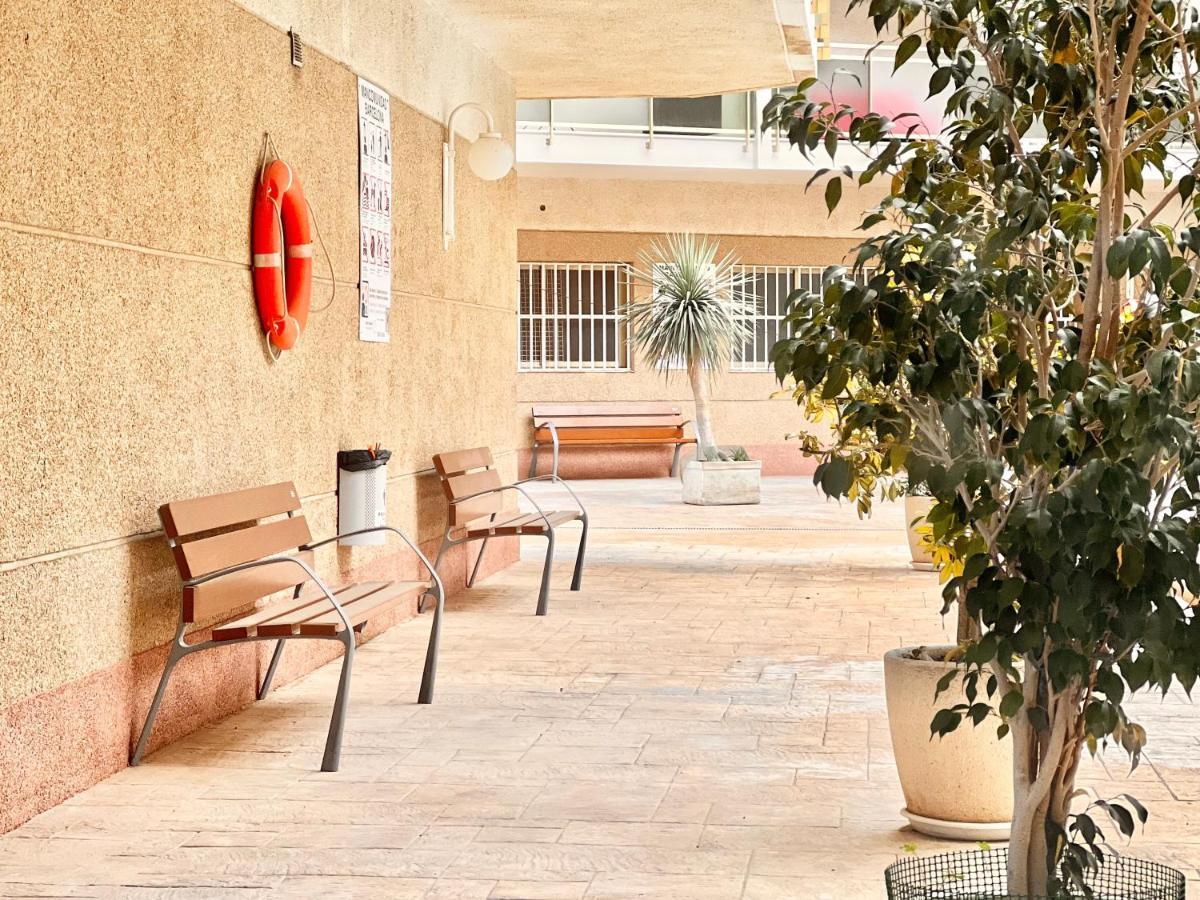 Apartamentos Centro Салоу Экстерьер фото