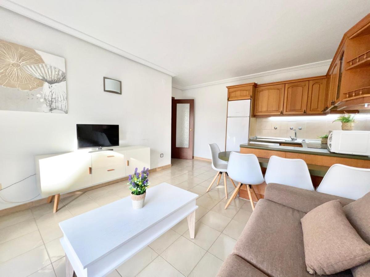 Apartamentos Centro Салоу Экстерьер фото