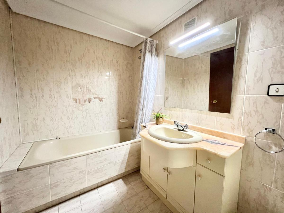 Apartamentos Centro Салоу Экстерьер фото