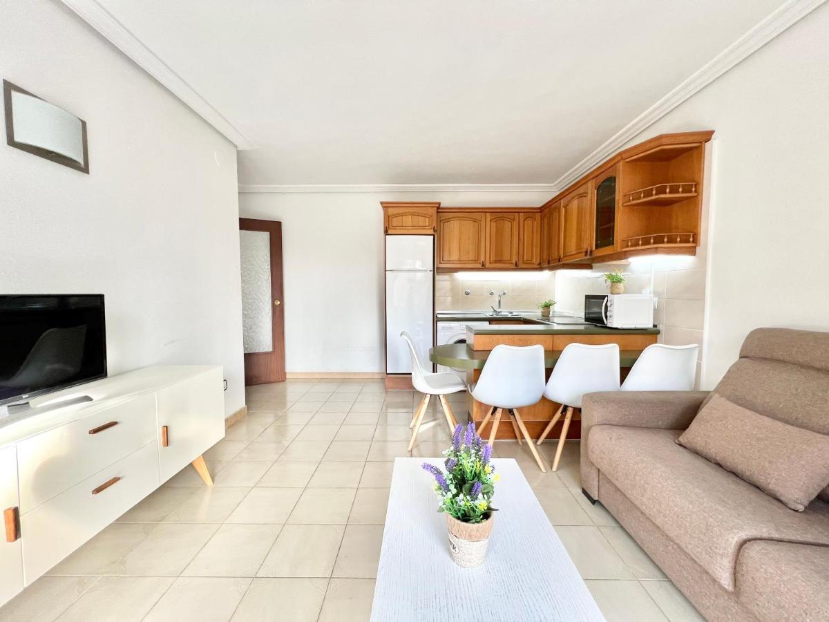 Apartamentos Centro Салоу Экстерьер фото