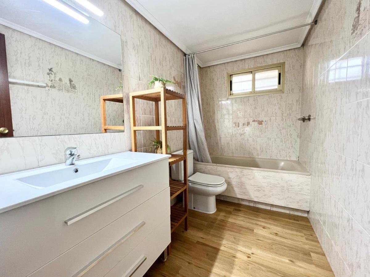 Apartamentos Centro Салоу Экстерьер фото