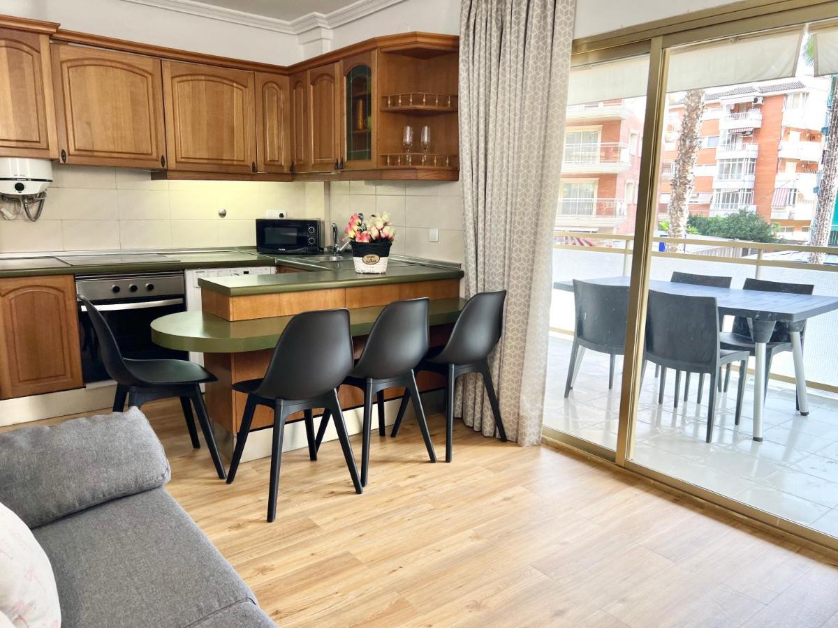 Apartamentos Centro Салоу Экстерьер фото